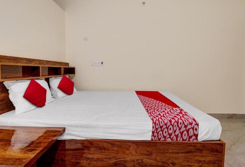 三人经典房间, Collection O Preethi Boarding & Lodging