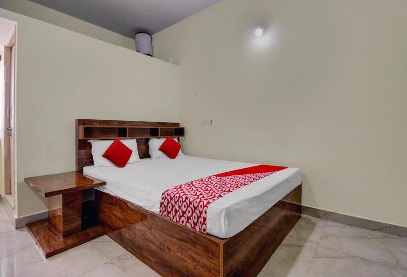 三人经典房间, Collection O Preethi Boarding & Lodging