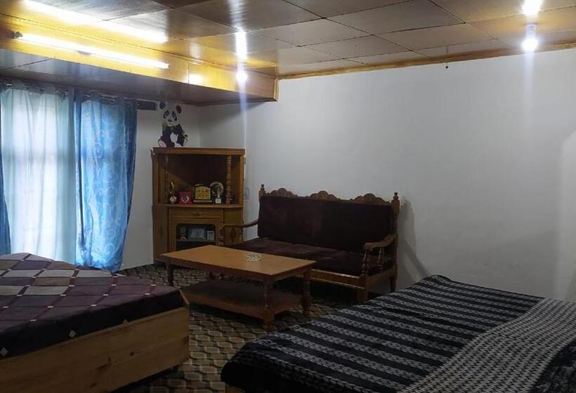 Четырехместный Номер Стандарт, Guru Guest House