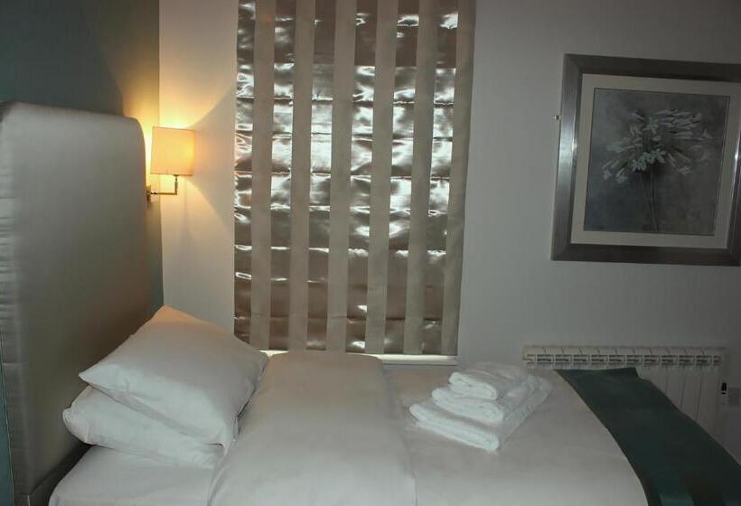 Family Suite, Mccafferty S Guesthouse Ilford