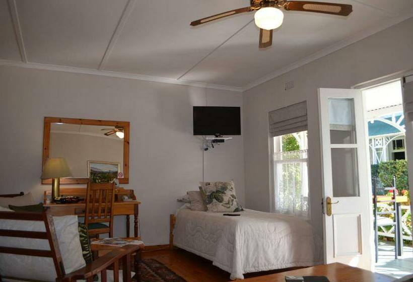 Семейный Номер, Adley House