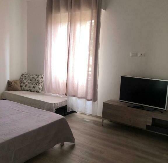 اتاق لوکس با تخت بزرگ, R&b Midora