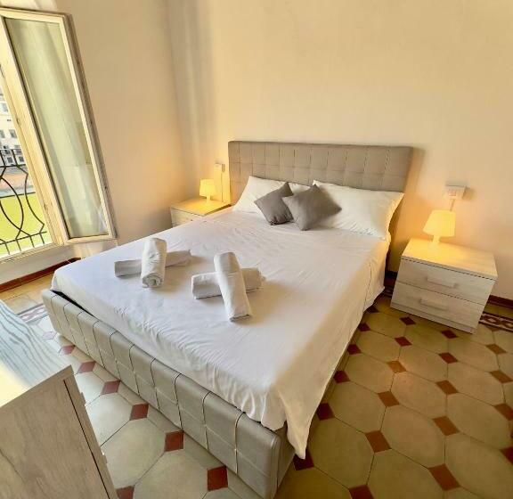 اتاق لوکس با تخت بزرگ, Lungarno Suite