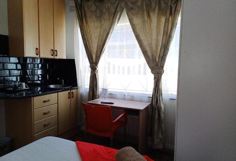 Номер Стандарт Трехместный, Ojong S Guesthouse Kraaifontein   Eikendel