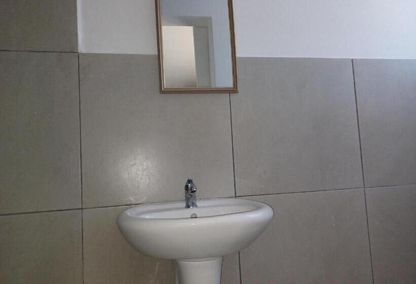 Номер Стандарт Трехместный, Ojong S Guesthouse Kraaifontein   Eikendel