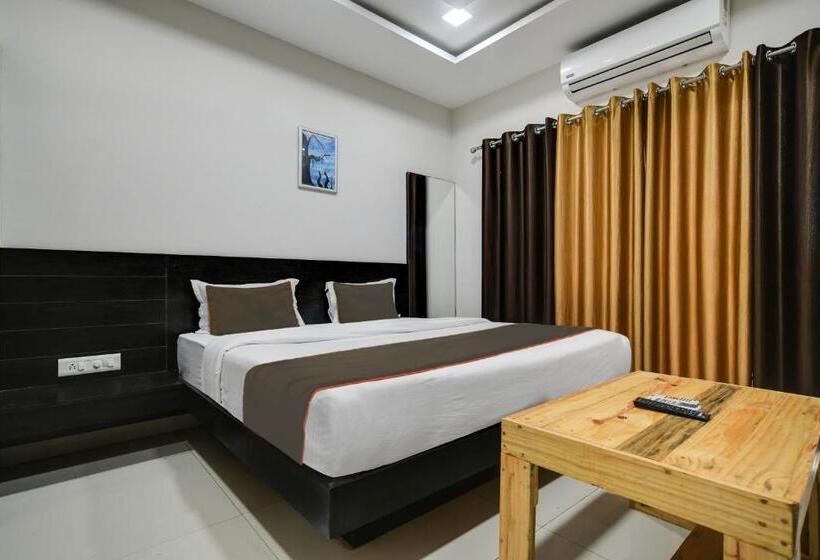 スタンダードルーム, Santushti Hotel & Restaurant, Indore