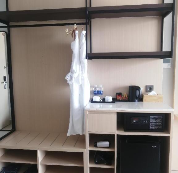 اتاق استاندارد با تخت بزرگ, Happy Beach Seaview Hotel   The Arena Cam Ranh Resort