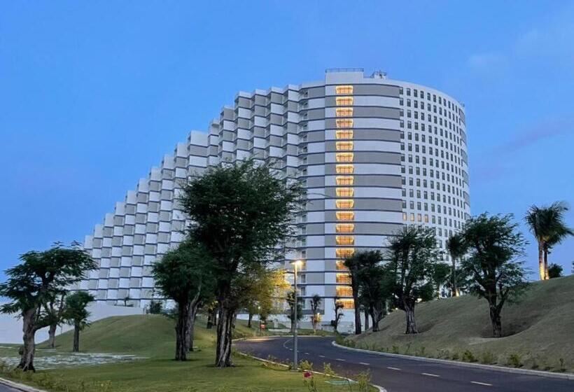 سوئیت با تخت بزرگ, Happy Beach Seaview Hotel   The Arena Cam Ranh Resort