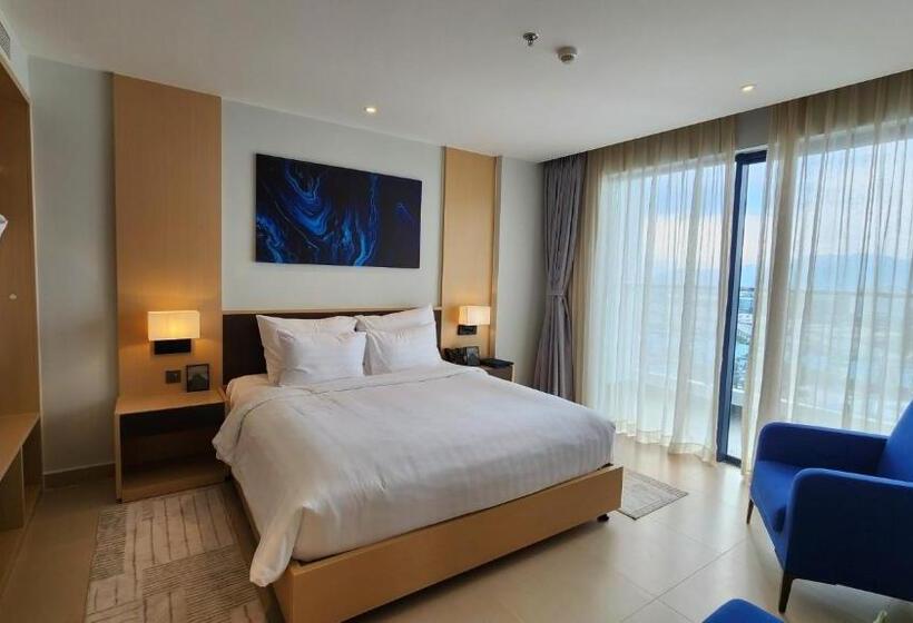 سوئیت با تخت بزرگ, Happy Beach Seaview Hotel   The Arena Cam Ranh Resort