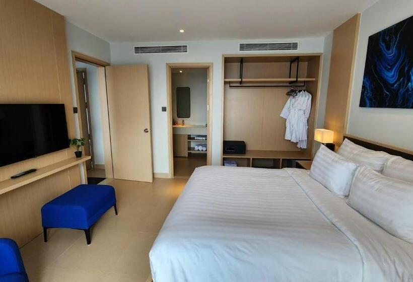 سوئیت با تخت بزرگ, Happy Beach Seaview Hotel   The Arena Cam Ranh Resort