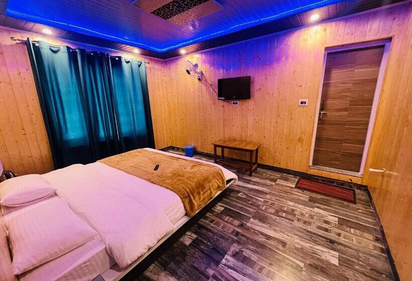 Номер Deluxe Кровать Кинг, Sonamarg Snow View