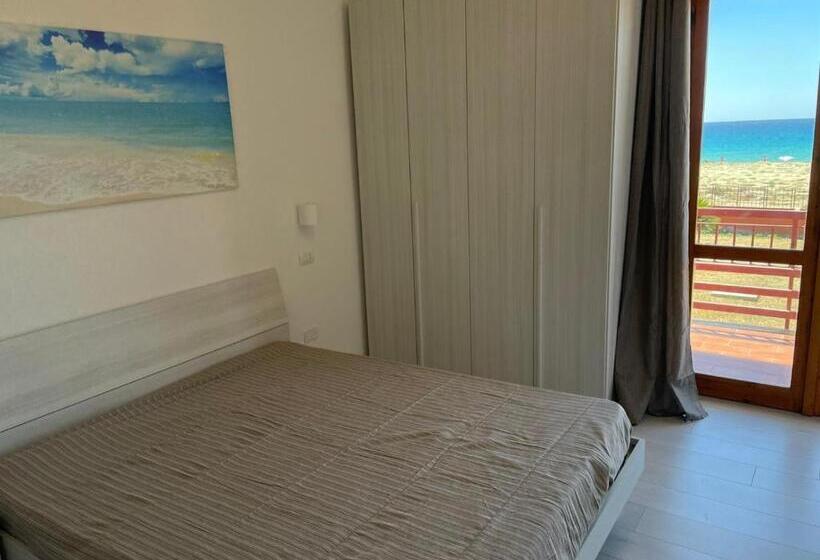 اتاق استاندارد با بالکن و چشم‌انداز دریا, Solanas Home Stay   Rooms