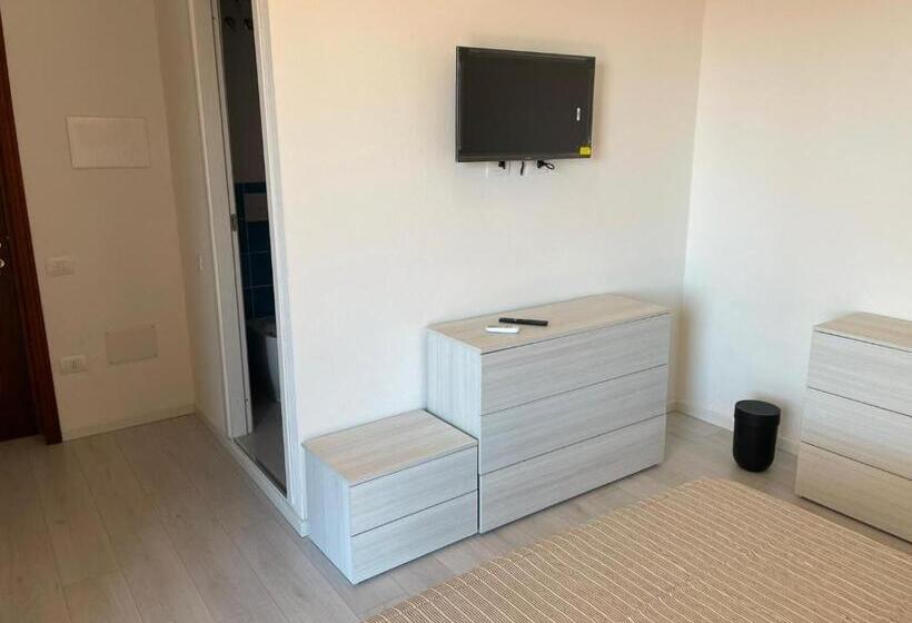 اتاق استاندارد با بالکن و چشم‌انداز دریا, Solanas Home Stay   Rooms