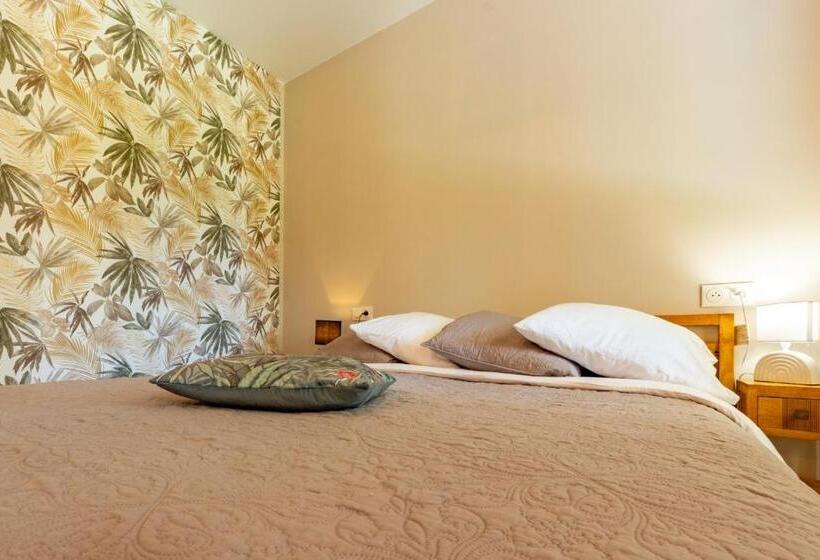 اتاق استاندارد برای معلولان, ô Domaine Du Roussillon
