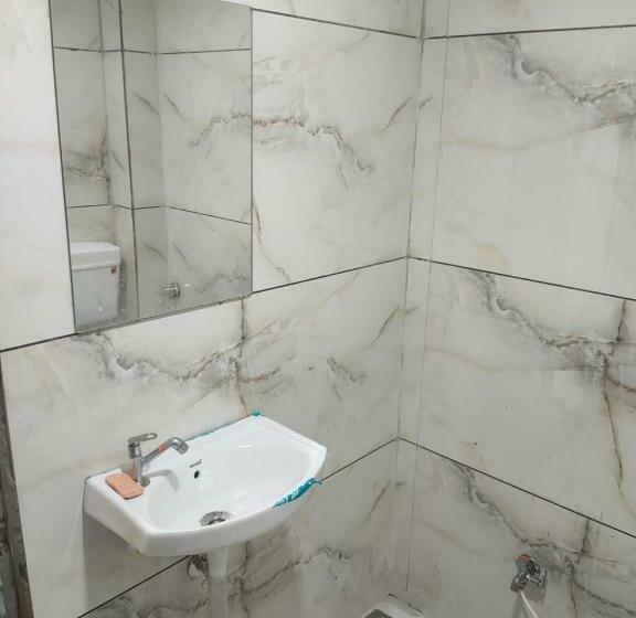 اتاق لوکس خانوادگی, Shipra Suites