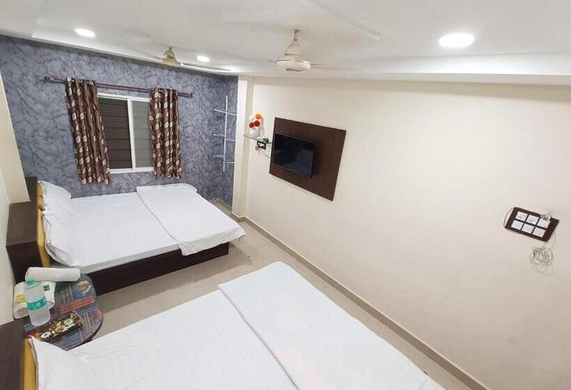 اتاق لوکس خانوادگی, Shipra Suites
