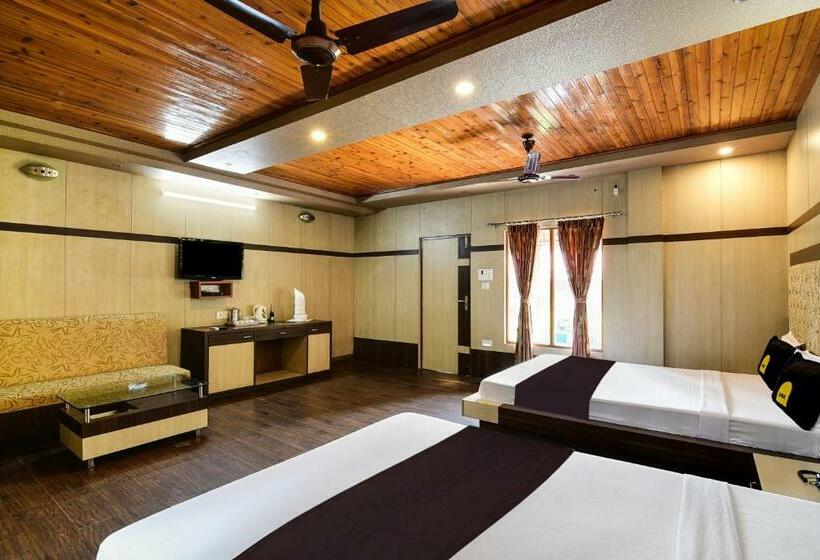 Трехместный Номер Классика, Townhouse Oak Gorumara Jungle Resort