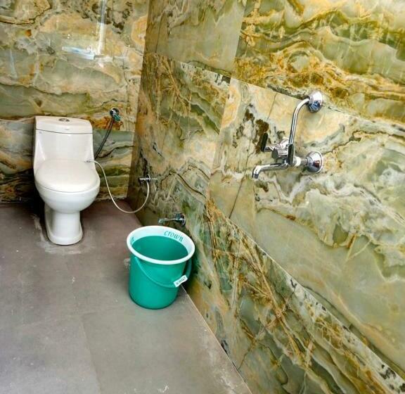 Трехместный Номер Классика, Oyo Hotel Rudhra