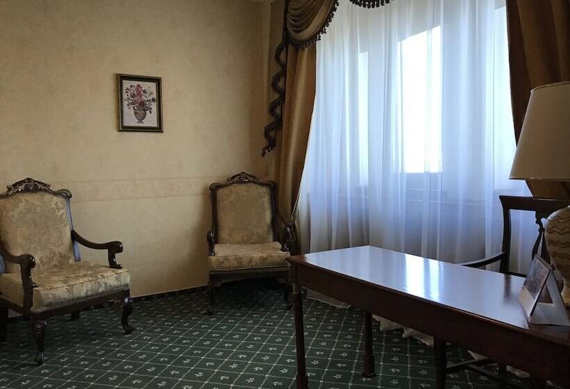 Королевский Люкс, Azimut Hotel Yakutsk