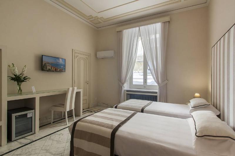 舒适三人间, Palazzo Starace