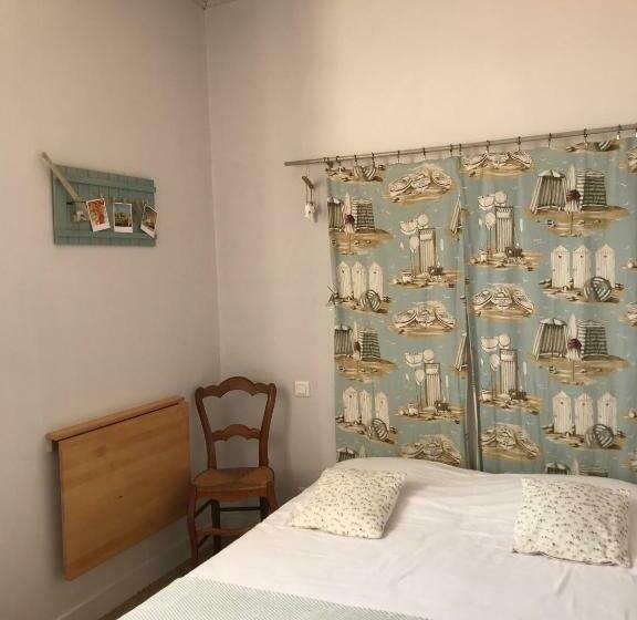 Номер Стандарт, Hôtel De La Tour