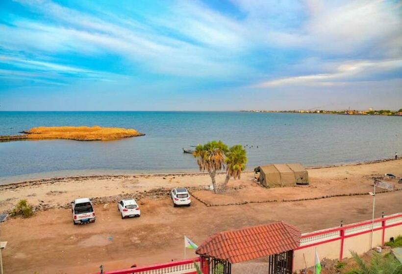 اتاق خانوادگی با چشم‌انداز دریا, Siesta