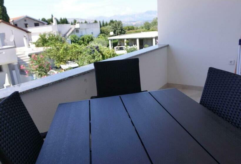 آپارتمان 1 خوابه با بالکن, Adla Apartmani