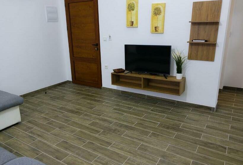 آپارتمان 1 خوابه با بالکن, Adla Apartmani