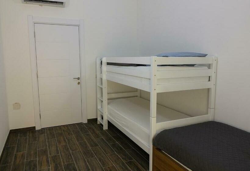 آپارتمان 2 خوابه, Adla Apartmani