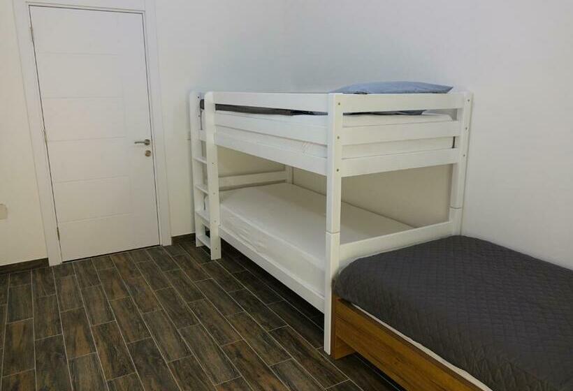 آپارتمان 2 خوابه, Adla Apartmani