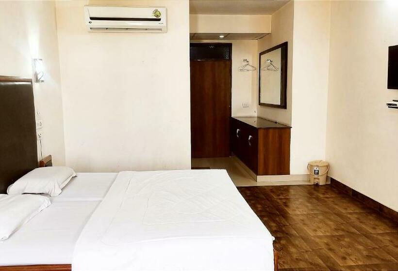 Номер Deluxe Кровать Кинг, International    Bus Stand Jalandhar City