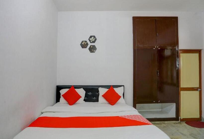 اتاق کلاسیک سه تخته, Oyo Flagship Avisha Inn