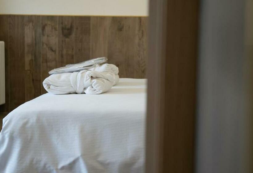 اتاق استاندارد با وان آب گرم, Cala Baby Accommodation