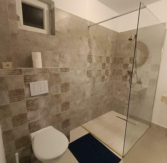 اتاق لوکس خانوادگی, Vadooinn