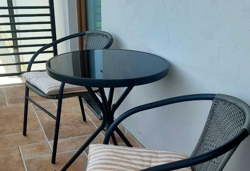 اتاق استاندارد با بالکن, Denisa House