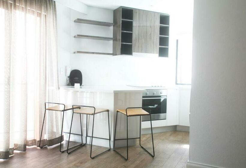带1个卧室的带阳台的公寓, Bondi 38 Serviced Apartments