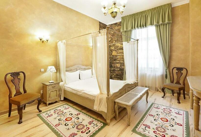 Quarto Deluxe, Regal 1880