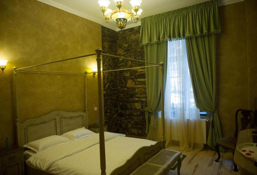 Quarto Deluxe, Regal 1880