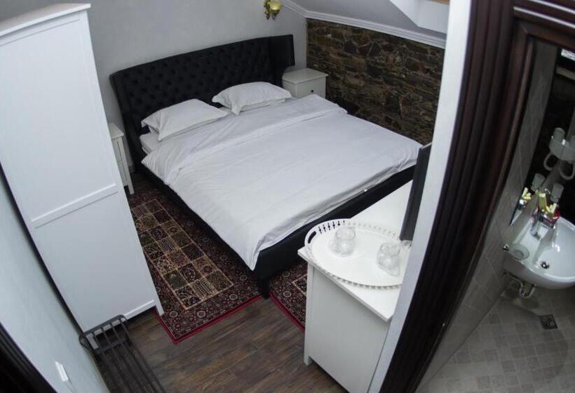 Quarto Estandar, Regal 1880