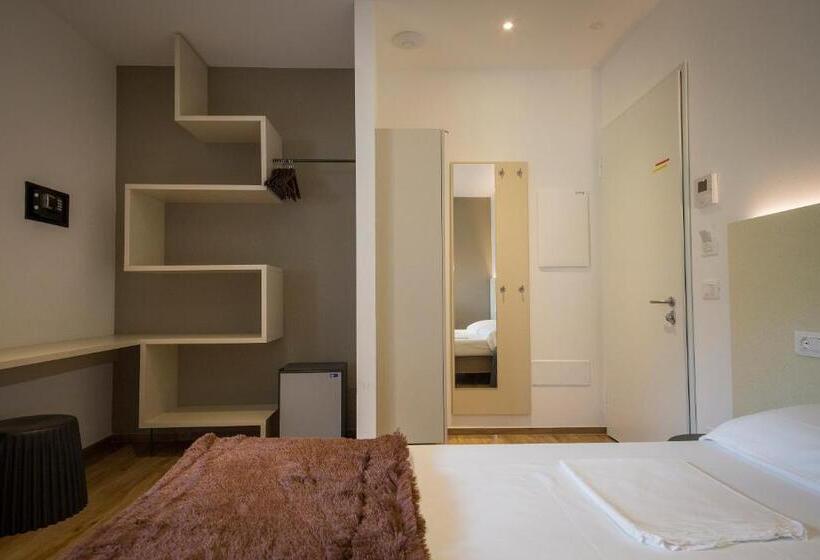 Standard-huone Parveke, Riva Lake Lodge