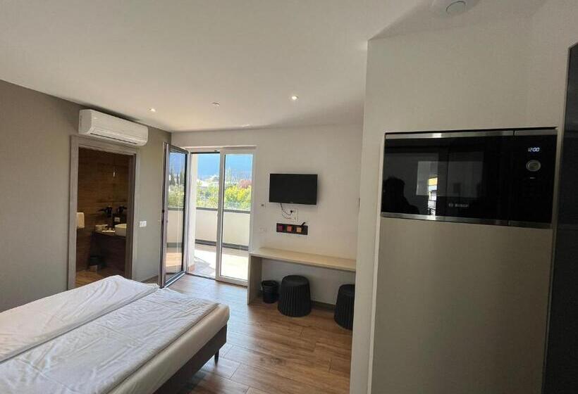 Standard-huone Parveke, Riva Lake Lodge