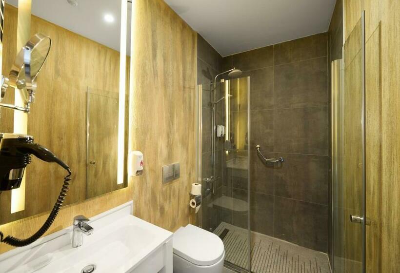 Номер Superior, Ibis Istanbul Airport