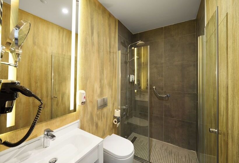 Номер Superior, Ibis Istanbul Airport