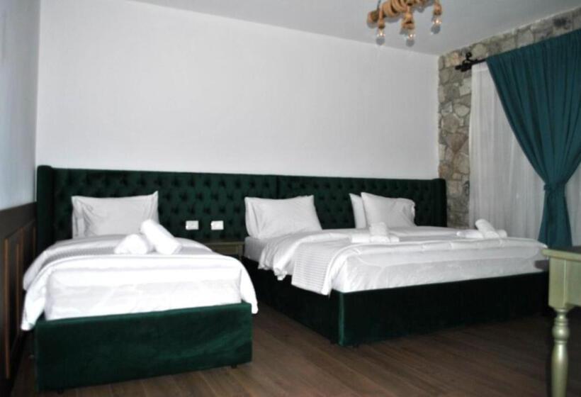豪华三人间, Boutique Vila Fidani