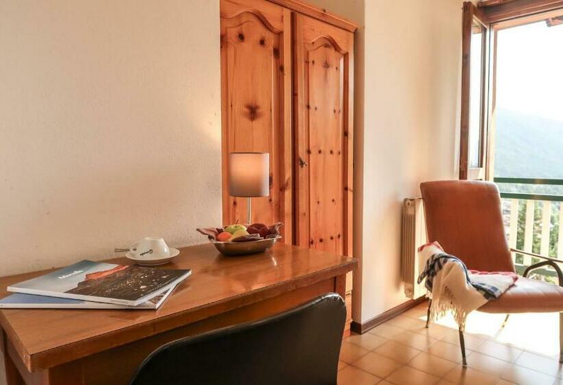 Quarto Estandar Individual com Sacada, Villa Luzzago