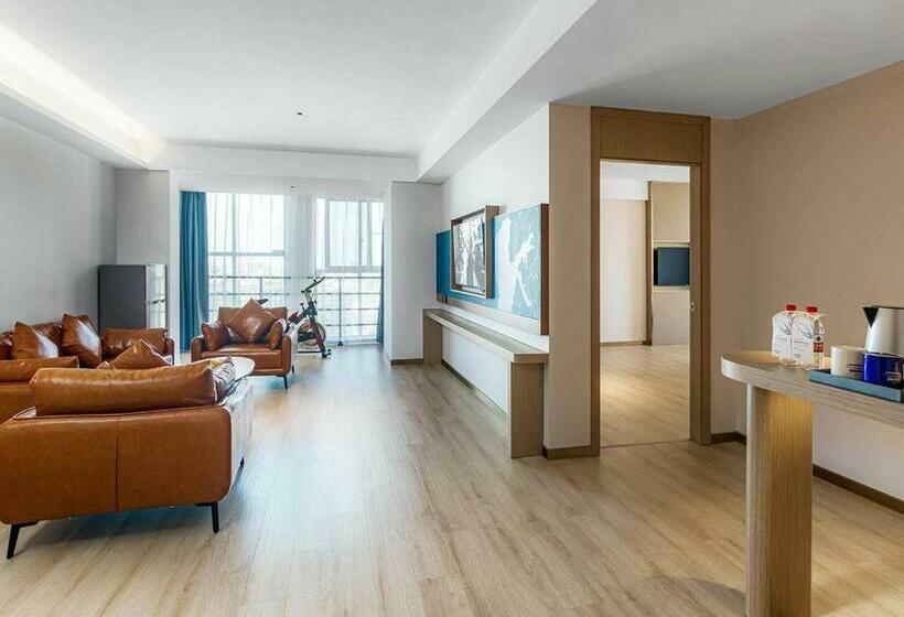 سوئیت پریمیوم, Kyriad Hotel Jiujiang Happy City