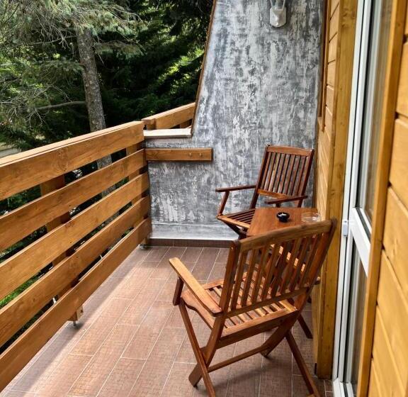 Quarto Estandar com Sacada, Villa Sagan