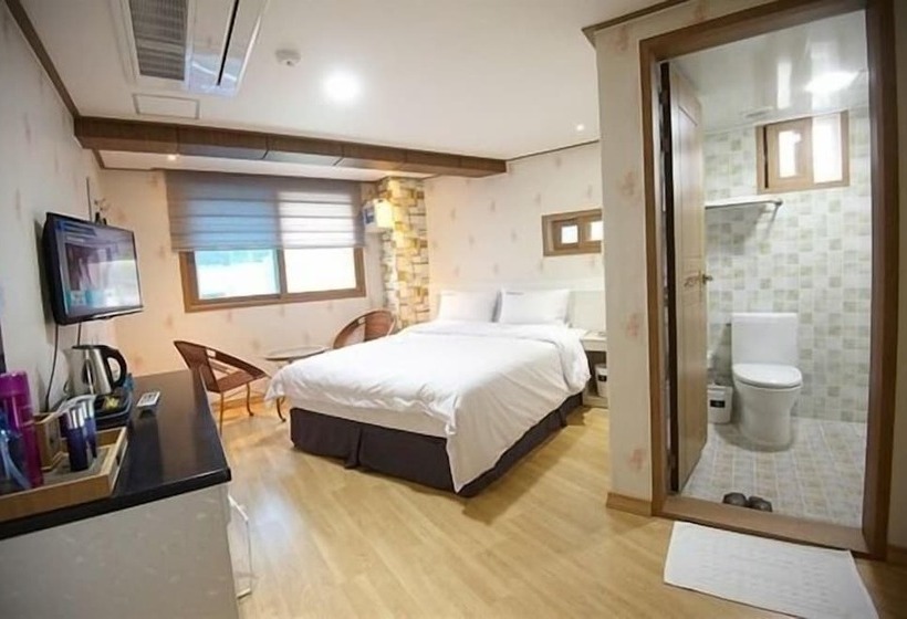 Номер Стандарт, Dorcas Tourist Hostel