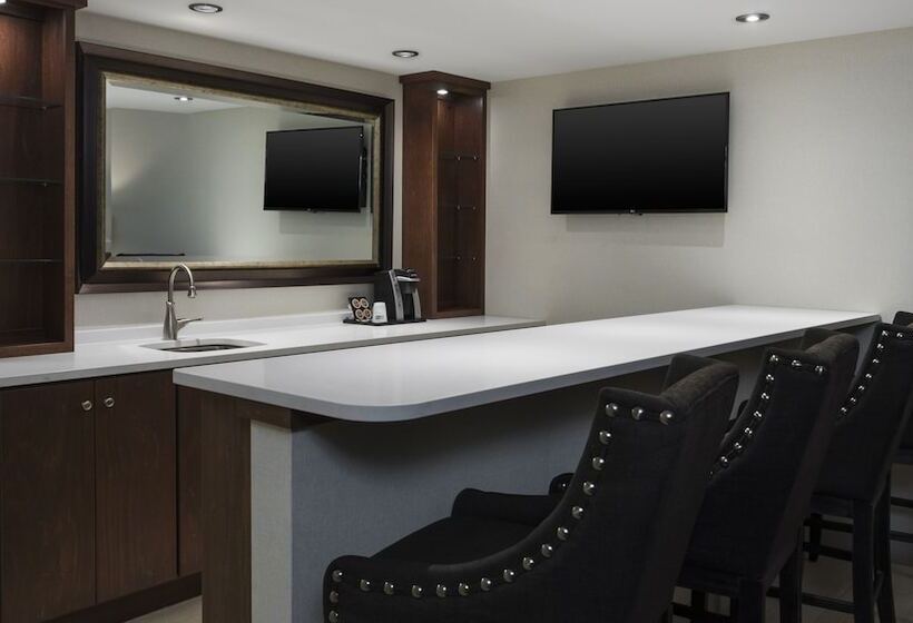 Президентский Люкс, Holiday Inn Express & Suites Medina, An Ihg