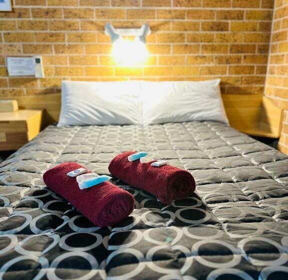 Семейный Номер, Town And Country Motor Inn